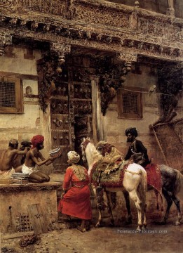  bois peintre - Artisan vendant des caisses par un bâtiment en bois de teck Ahmedabad Persique Egyptien Indien Edwin Lord Weeks